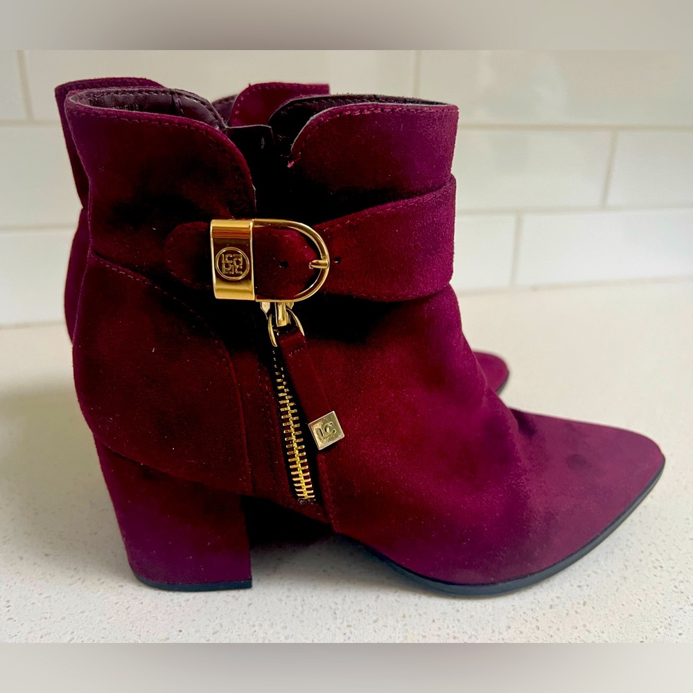 Liz Claiborne Booties size 7W